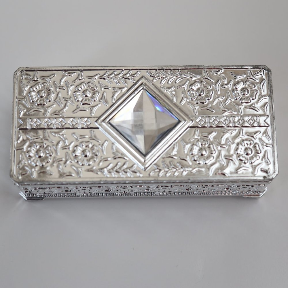 NWT Metal carved Hand Mirrors & Silver carved box - Picture 9 of 9